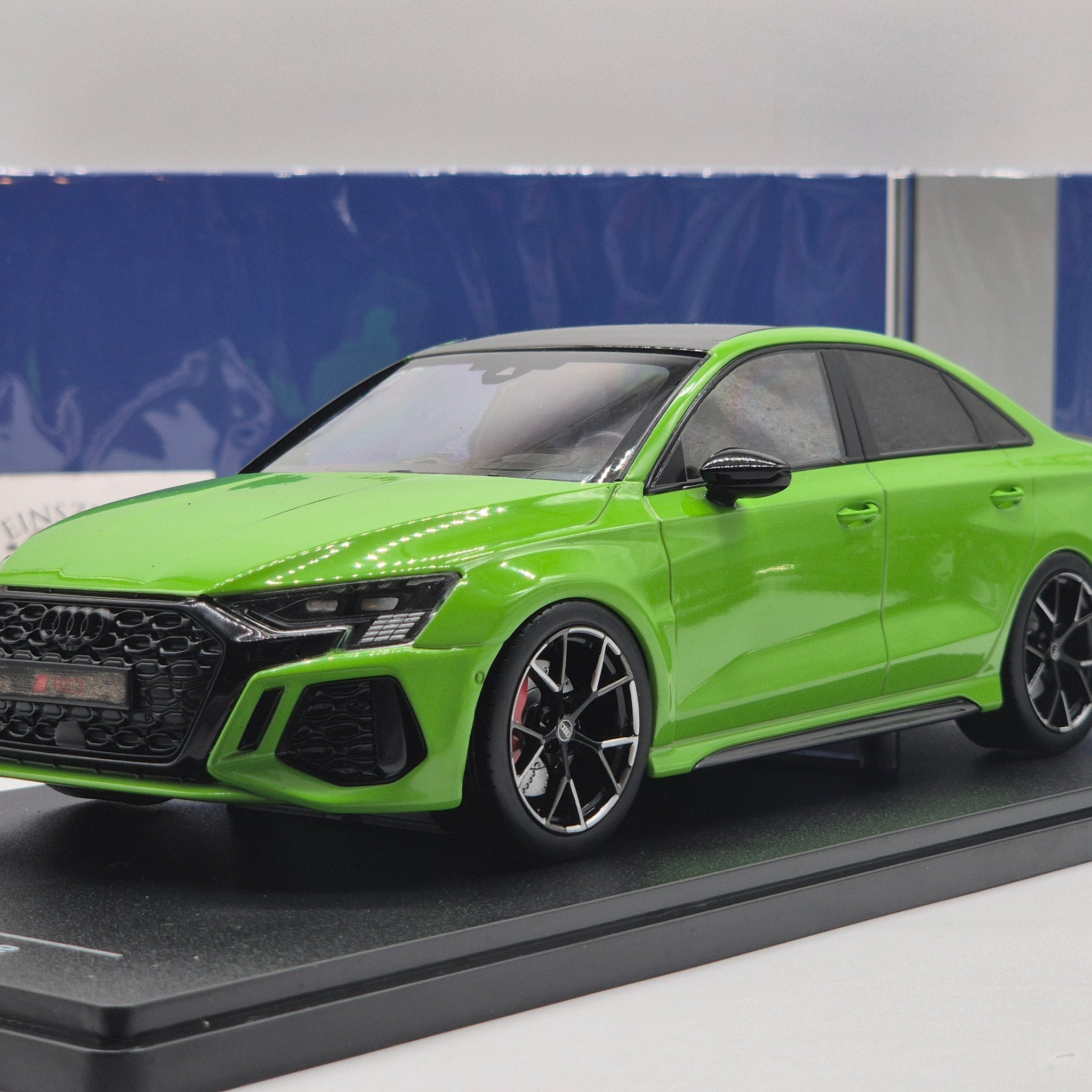 Audi RS3 Limousine 2022 Hellgrün