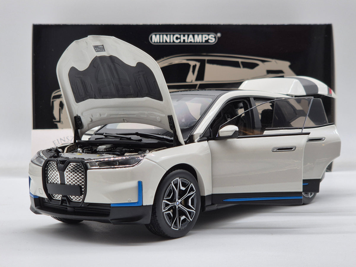 BMW iX White Metallic 2022 (All Open)