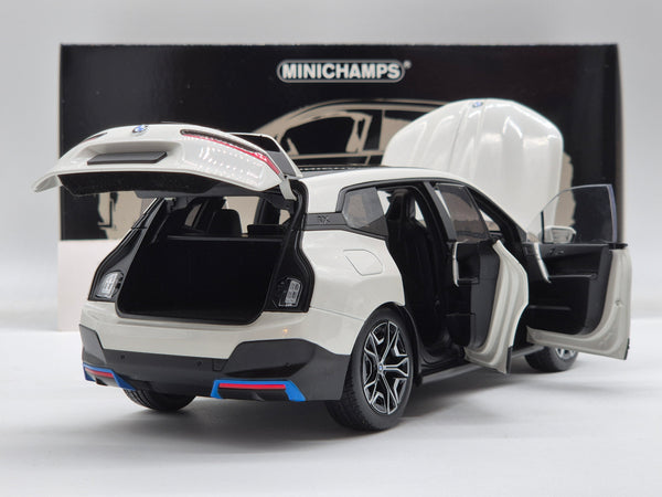 BMW iX White Metallic 2022 (All Open)