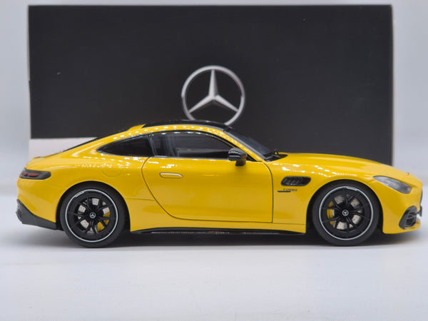 Mercedes-Benz AMG GT43 C192 2024 Sun Yellow Dealer Edition