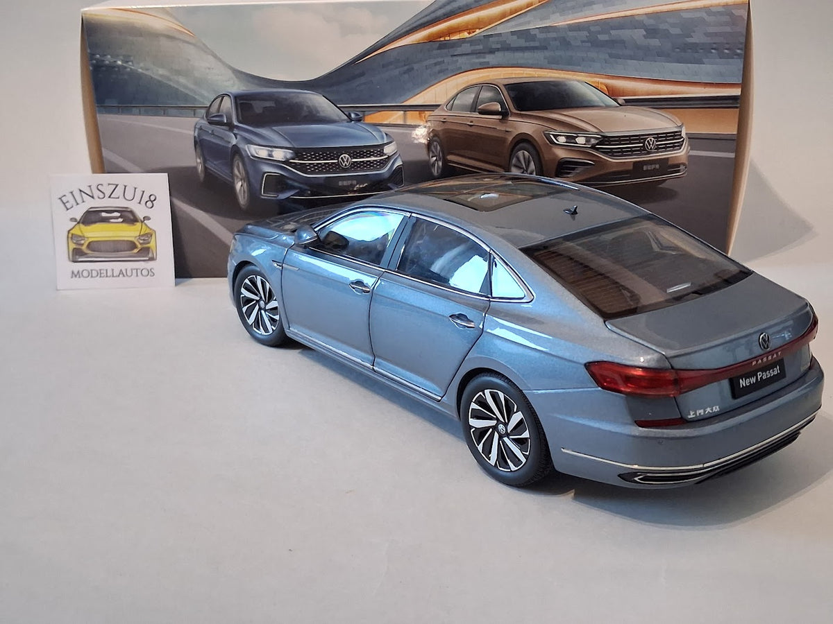 1:18 Volkswagen Passat Pro (2022)