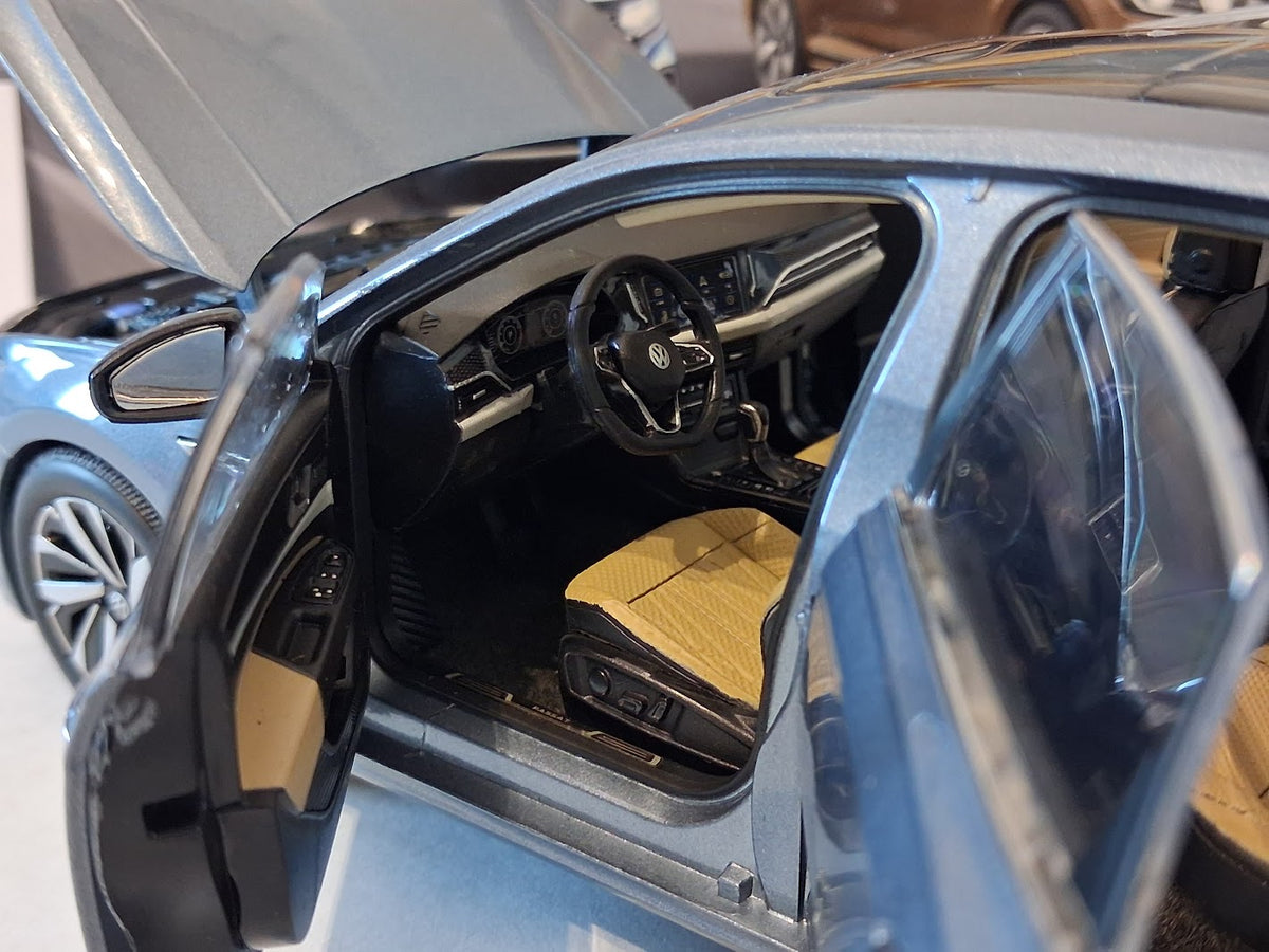 1:18 Volkswagen Passat Pro (2022)