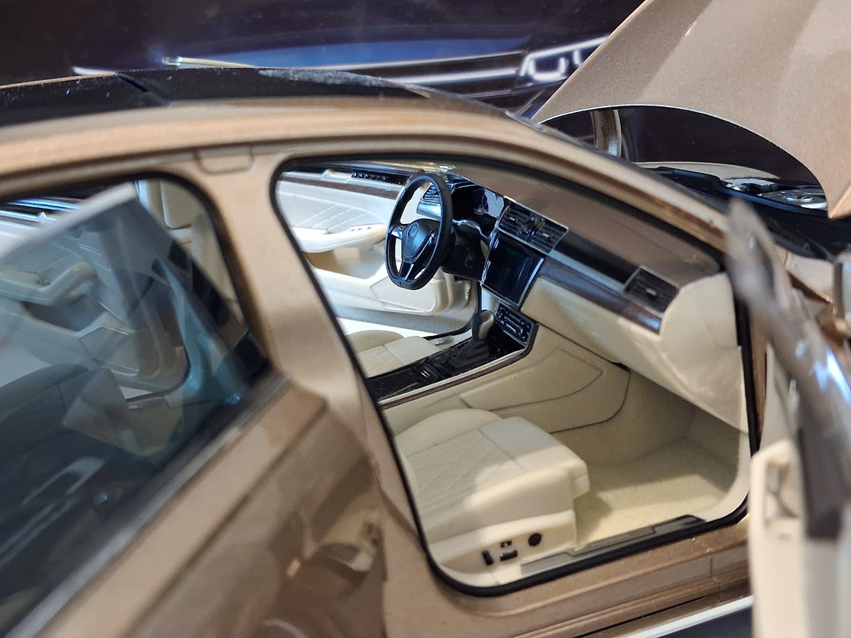 1:18 Volkswagen New Phideon 2 Gold Metallic