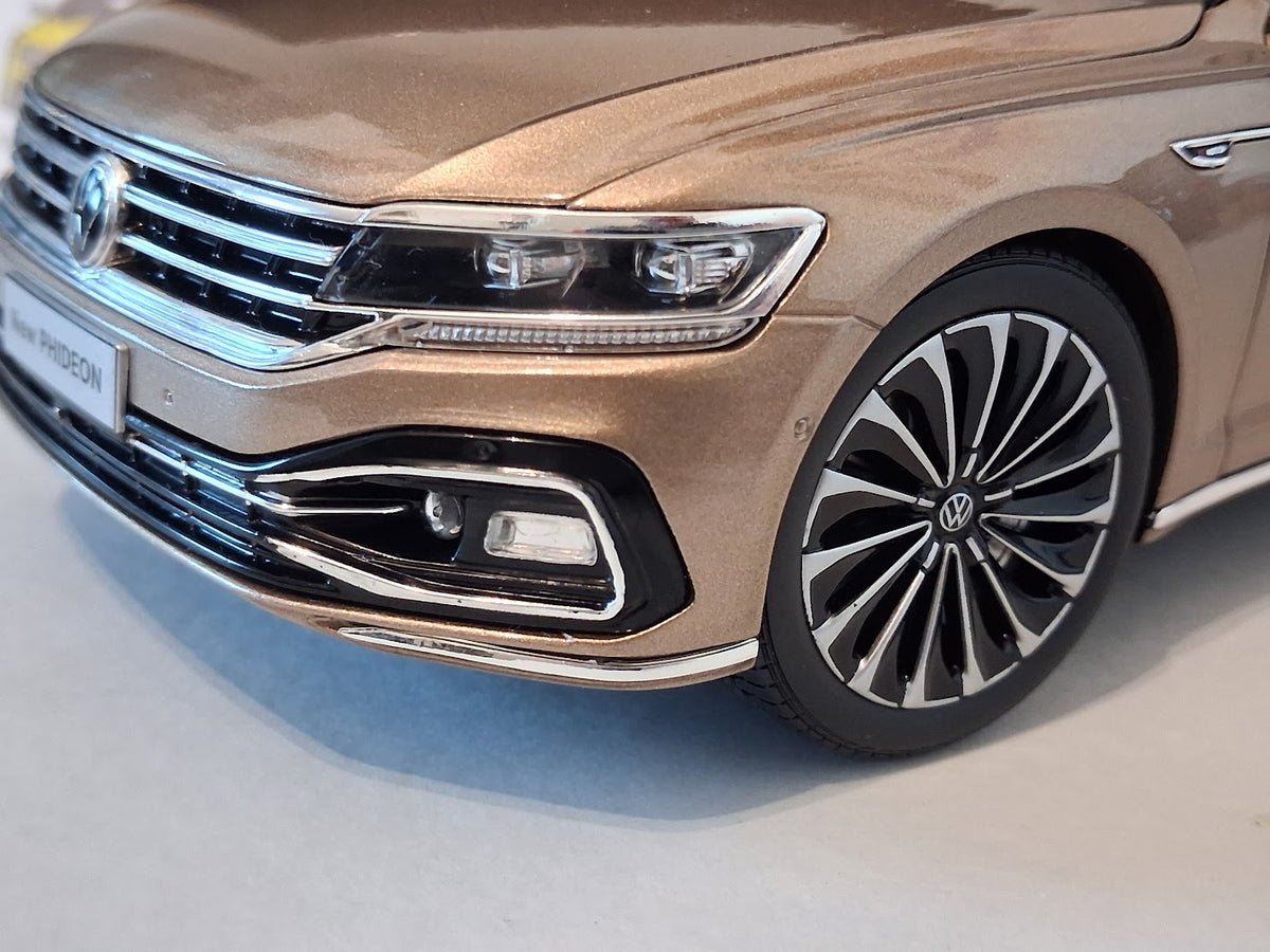 1:18 Volkswagen New Phideon 2 Gold Metallic
