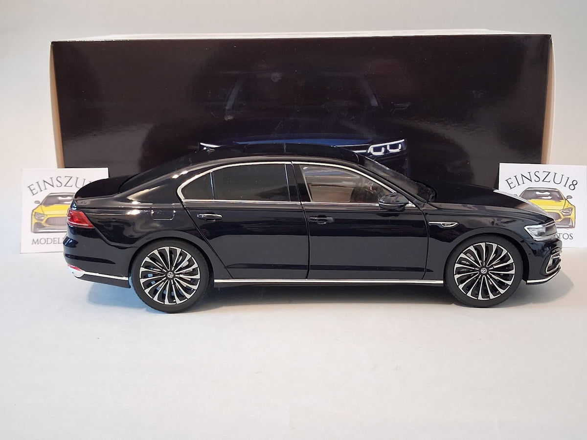 1:18 Volkswagen New Phideon 2 Blue Metallic