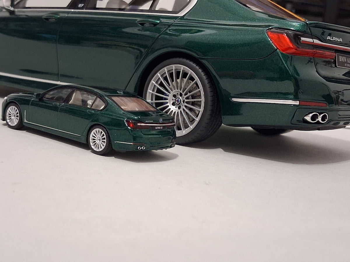 Set BMW Alpina B7 2022 Alpina Green 1:18 GT-Spirit & 1:64 MiniGT - 1 of 1