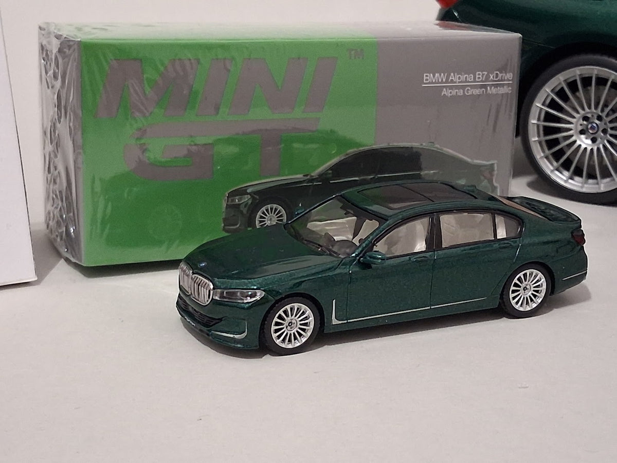 Set BMW Alpina B7 2022 Alpina Green 1:18 GT-Spirit & 1:64 MiniGT - 1 of 1