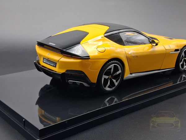 Ferrari 12Cilindri 2024 - GIALLO MODENA (yellow) mit Vitrine/ with Display Case 18FE02014-HC