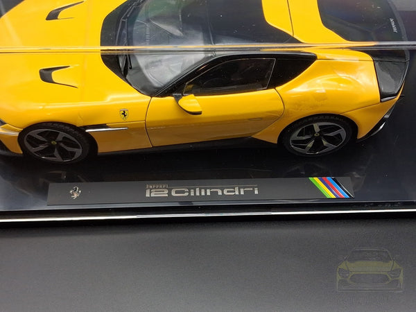 Ferrari 12Cilindri 2024 - GIALLO MODENA (yellow) mit Vitrine/ with Display Case 18FE02014-HC