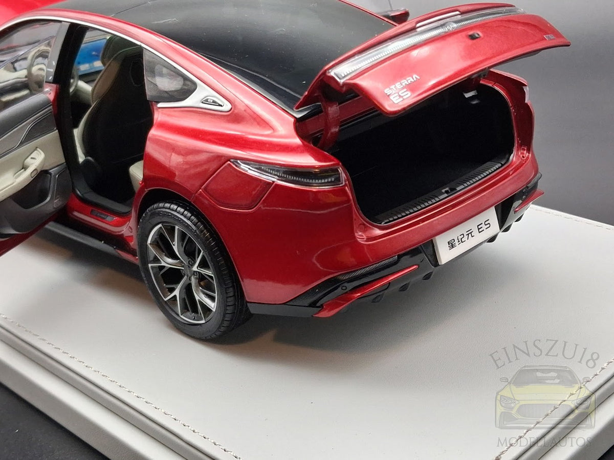 Chery Exeed Sterra ES mit E-Ladesäule