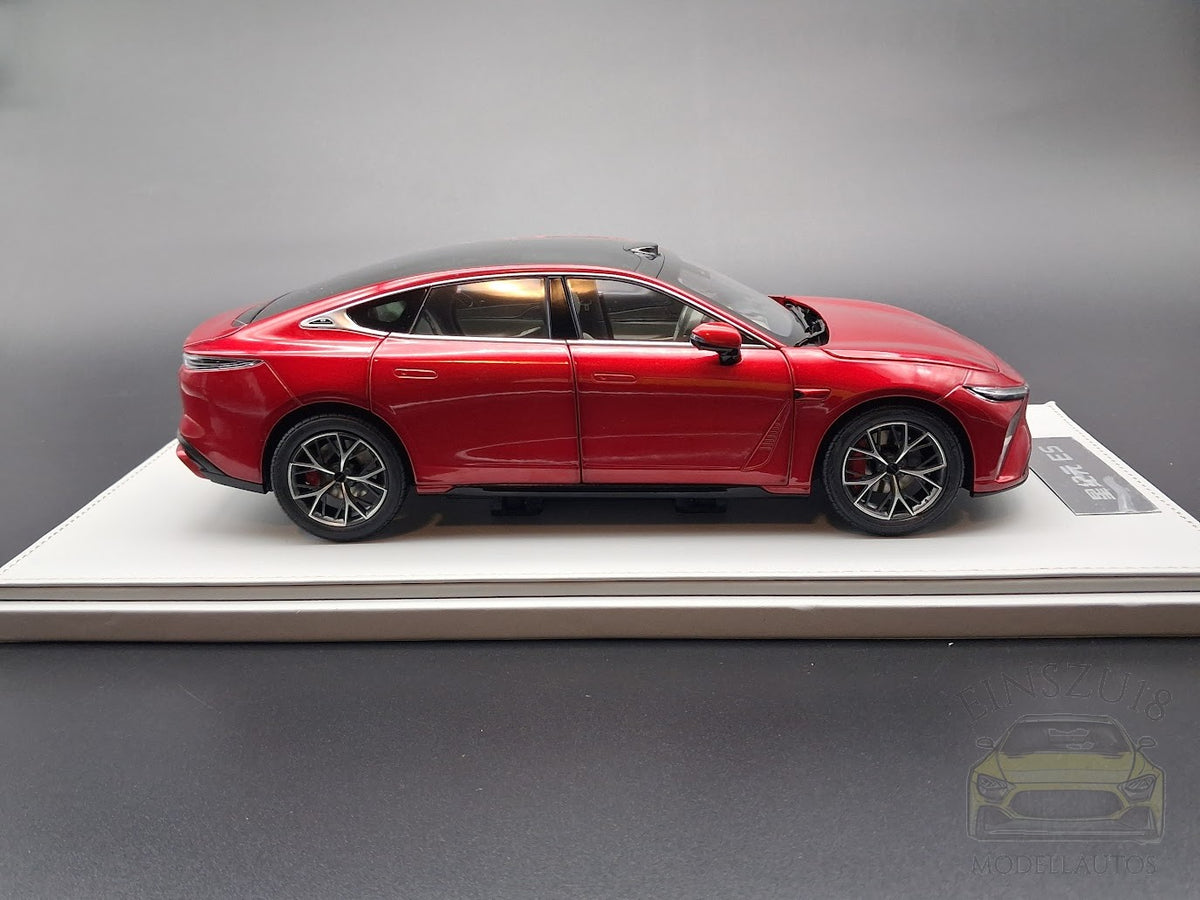 Chery Exeed Sterra ES mit E-Ladesäule
