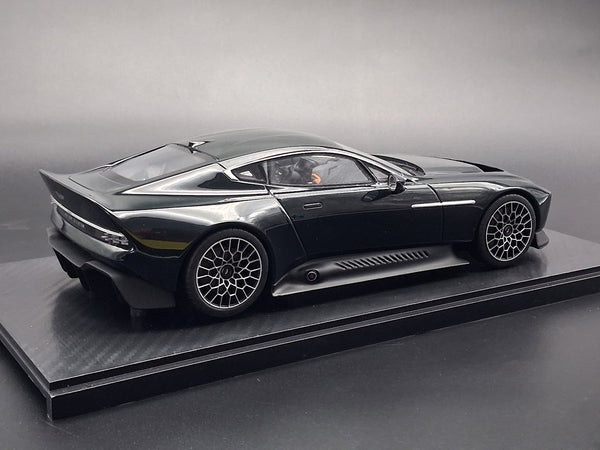 Aston Martin Victor Pentland Green 2021 - GT428