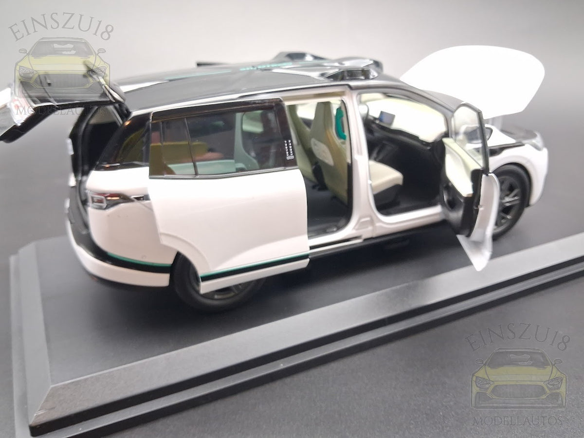 Apollo RT6 "Robotaxi" Weiss (2022)