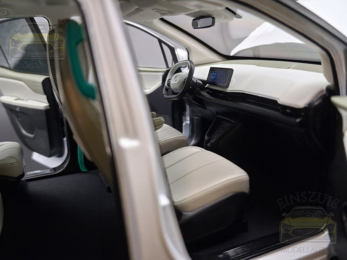 Apollo RT6 "Robotaxi" Weiss (2022)