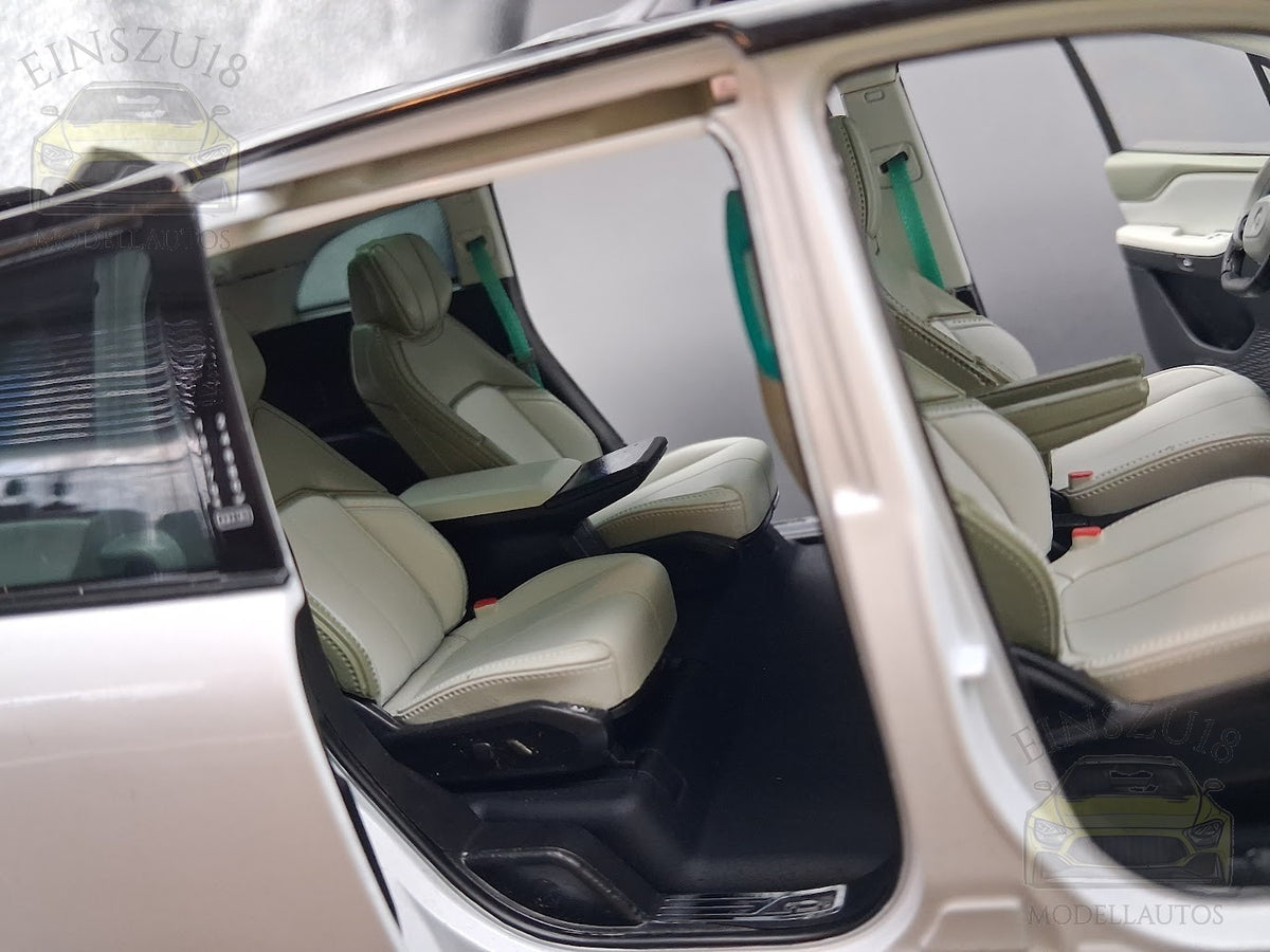 Apollo RT6 "Robotaxi" Weiss (2022)