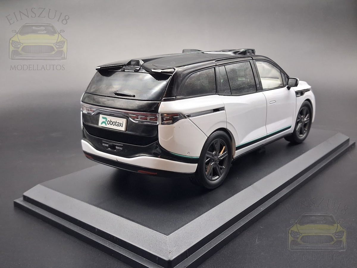 Apollo RT6 "Robotaxi" Weiss (2022)