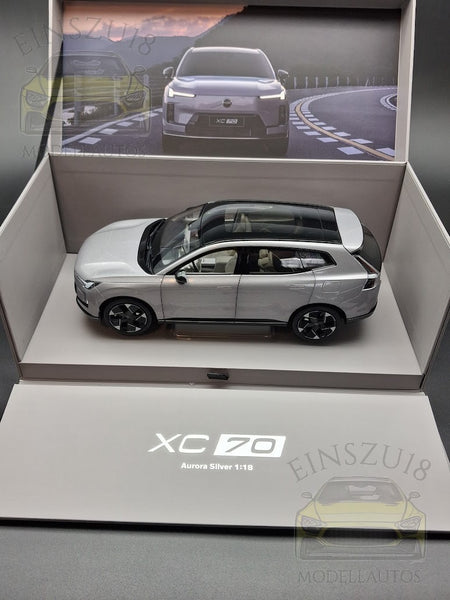 Volvo XC70 (2025) Aurora Silver