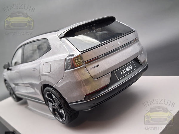 Volvo XC70 (2025) Aurora Silver