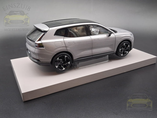 Volvo XC70 (2025) Aurora Silver