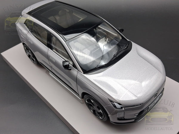 Volvo XC70 (2025) Aurora Silver