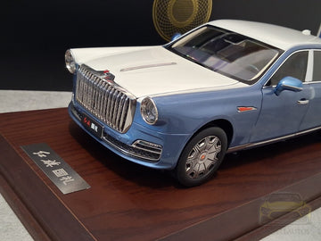 1:18 Hongqi Guoli (L5) White/ Light Blue Metallic Modellauto China