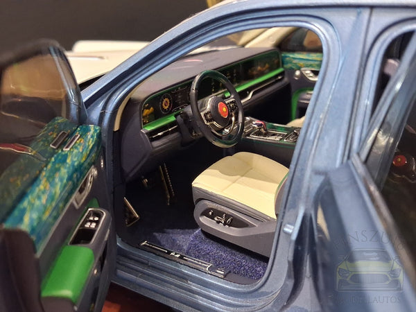 1:18 Hongqi Guoli (L5) White/ Light Blue Metallic Modellauto China