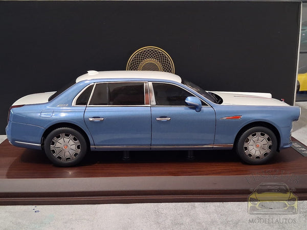 1:18 Hongqi Guoli (L5) White/ Light Blue Metallic Modellauto China