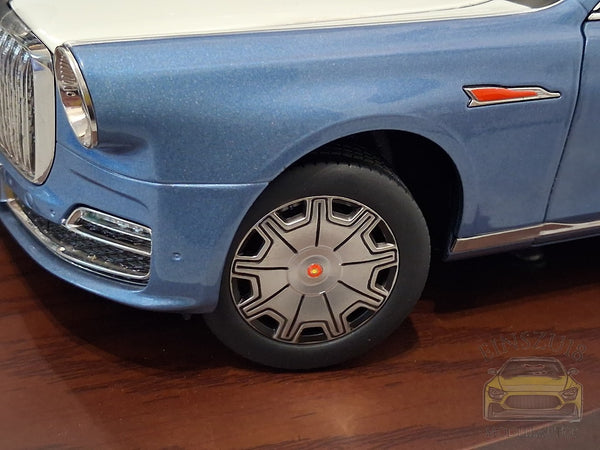 1:18 Hongqi Guoli (L5) White/ Light Blue Metallic Modellauto China