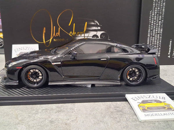1:18 Onemodel Nissan GT-R 2017 Black mit Wechselbaren Felgen + Vitrine - OM25N04