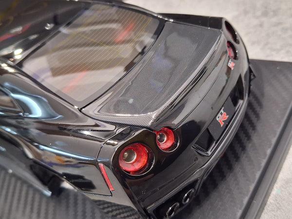 1:18 Onemodel Nissan GT-R 2017 Black mit Wechselbaren Felgen + Vitrine - OM25N04