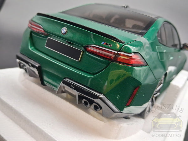 BMW M5 2024 Green Metallic (All Open) - 110023800