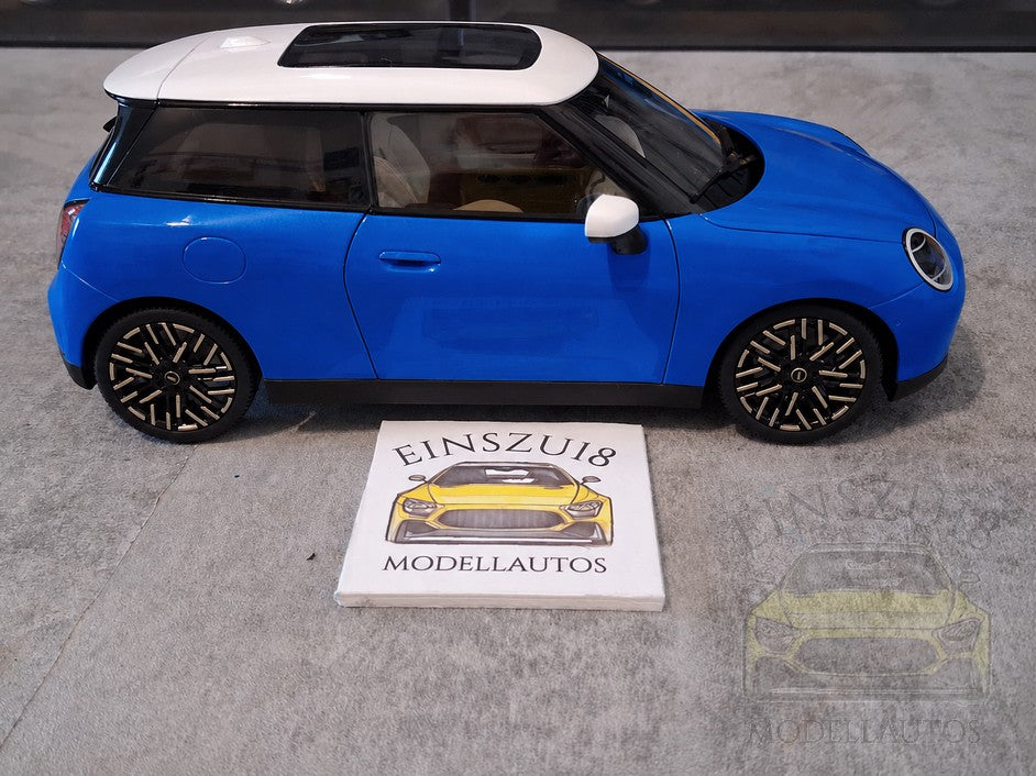 MINI Cooper SE Blazing Blue 1:18 TSM-Model