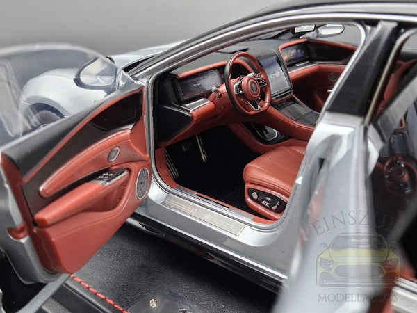 BYD Yangwang U7 Modellauto auf Ledersockel