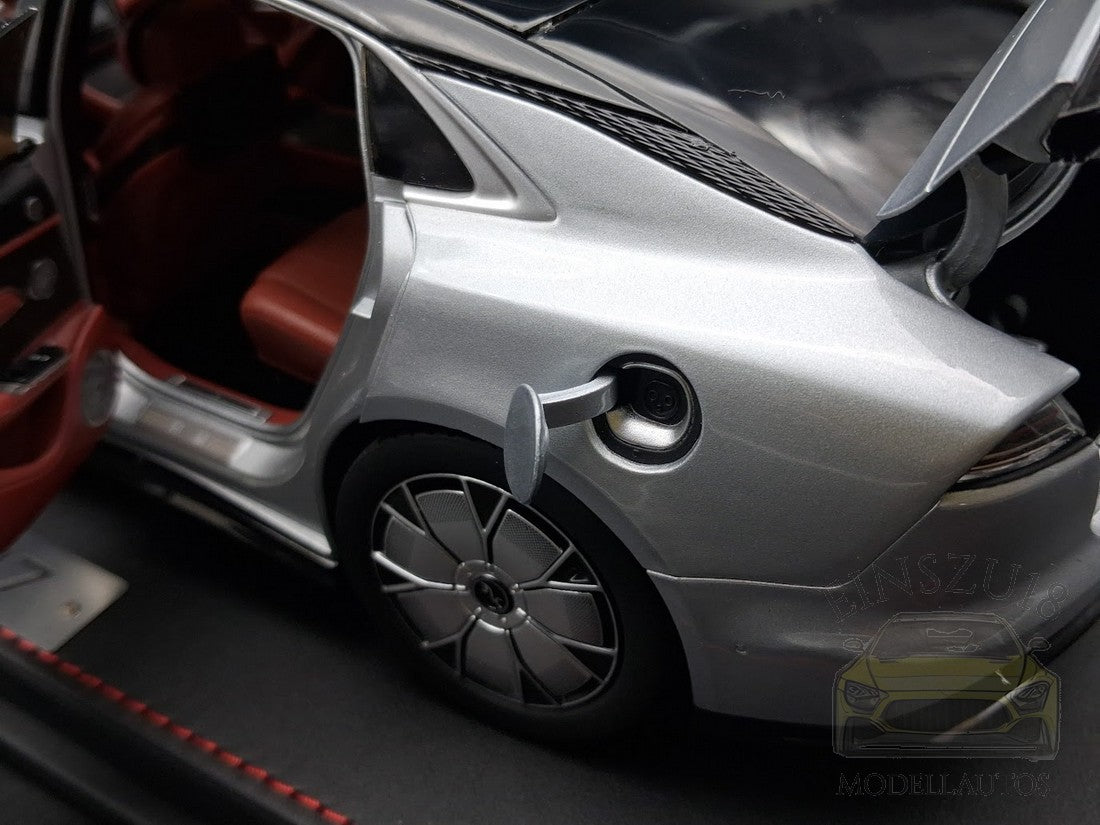 BYD Yangwang U7 Modellauto auf Ledersockel