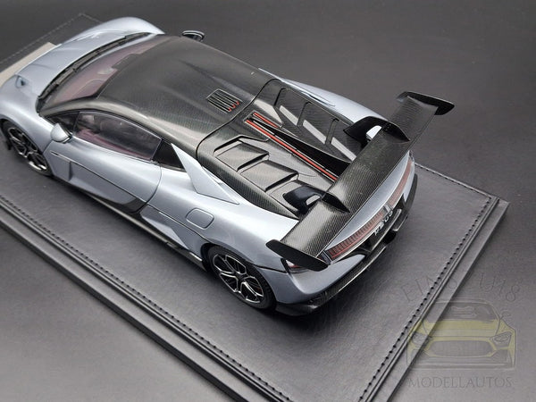 BYD Yangwang U9 Modellauto auf Ledersockel