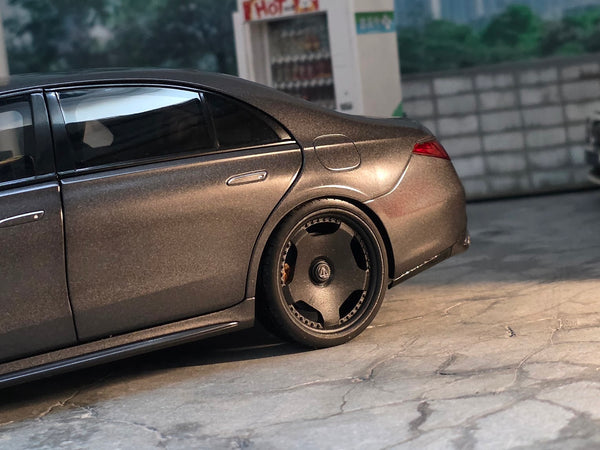 Mercedes-Benz AMG S63 E V223 Graphitgrau Magno - 1 of 1
