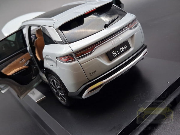 BYD Song L DM-i Silbergrau