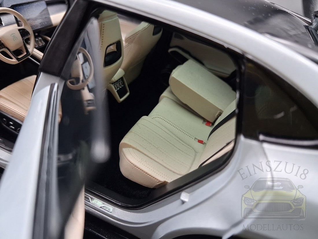 BYD Song L Silbergrau