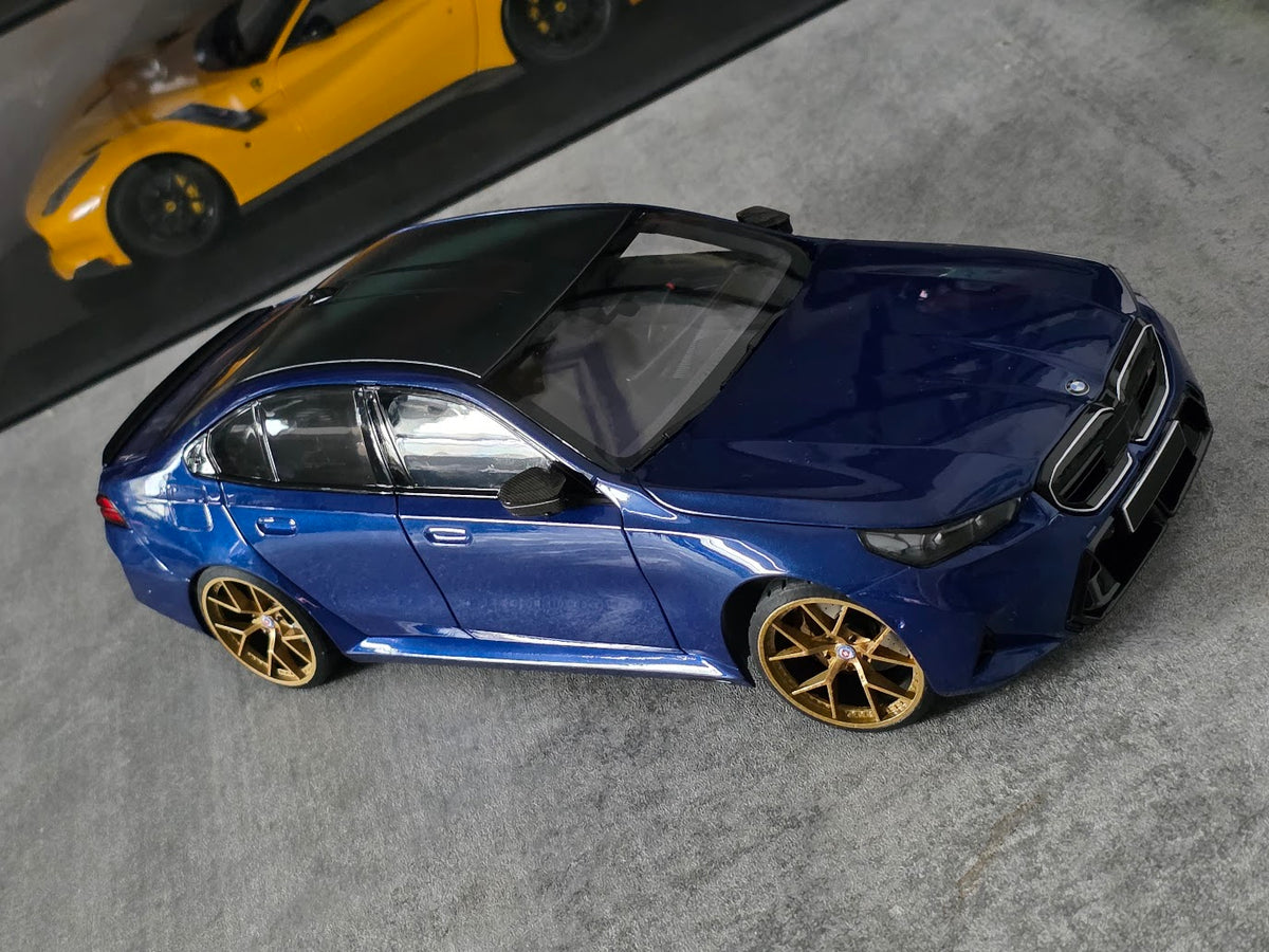 1 of 1  Minichamps BMW M5 2024 Blue Metallic - HRE Wheels Gold/ Kupfer