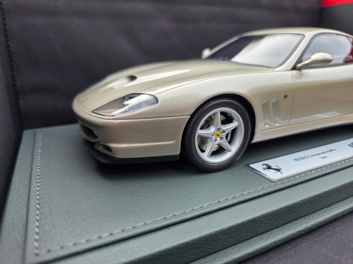 1:18 BBR Ferrari 550 Maranello 1996 - made in italy Grigio Ingrid - Bordeaux - BBR1873B