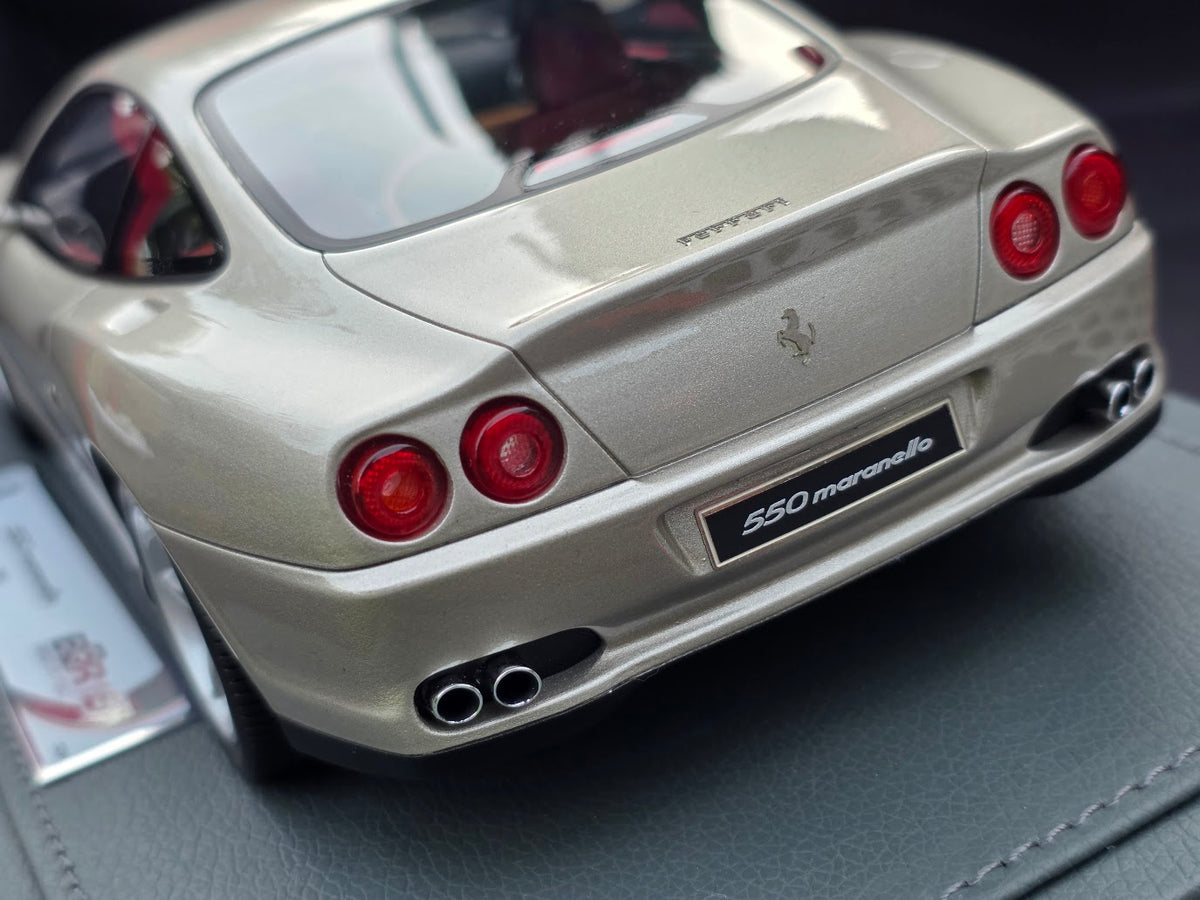 1:18 BBR Ferrari 550 Maranello 1996 - made in italy Grigio Ingrid - Bordeaux - BBR1873B