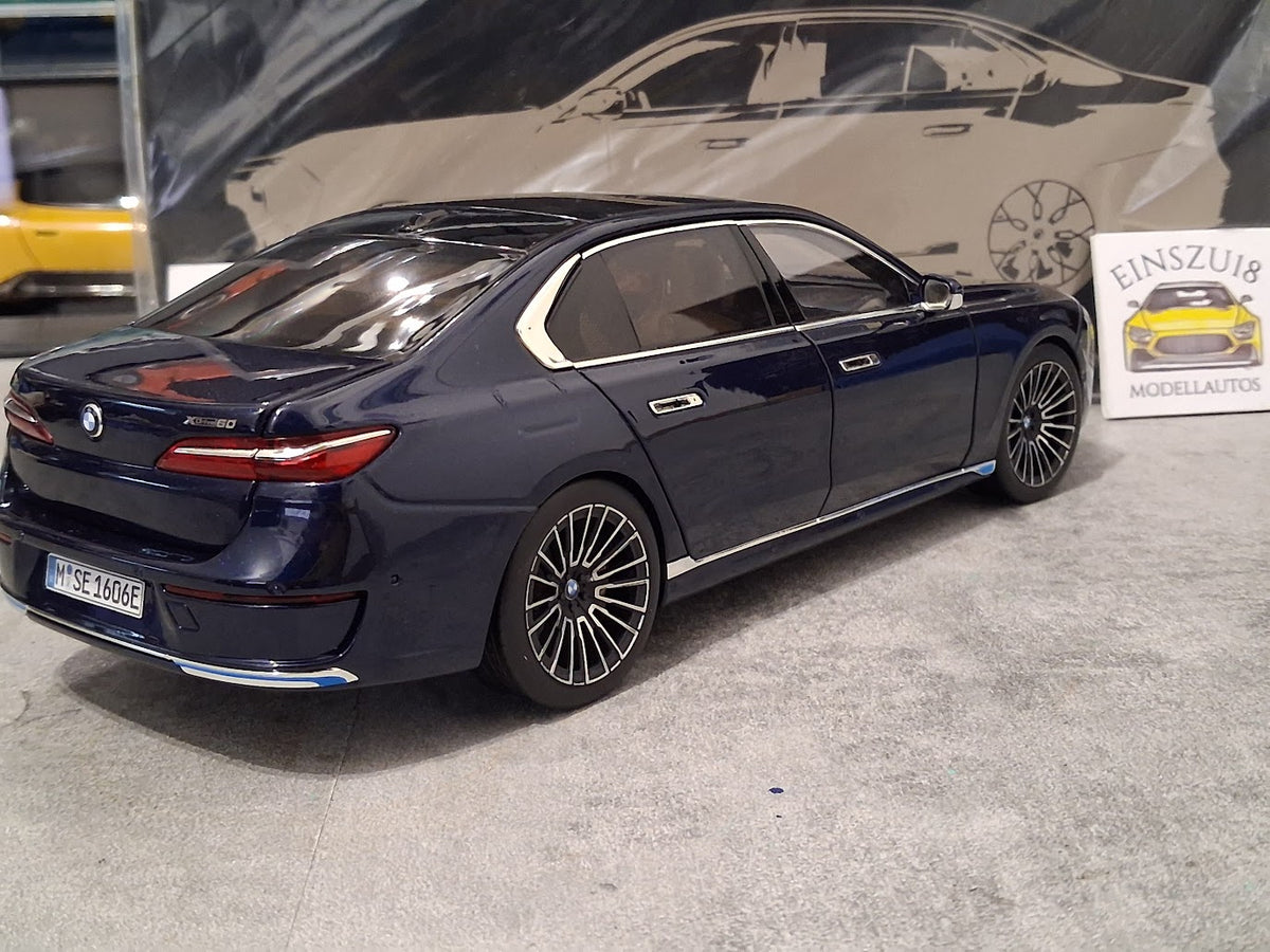 1:18 BMW i7 Dunkelblau Metallic Einzelstück 1 of 1 Minichamps