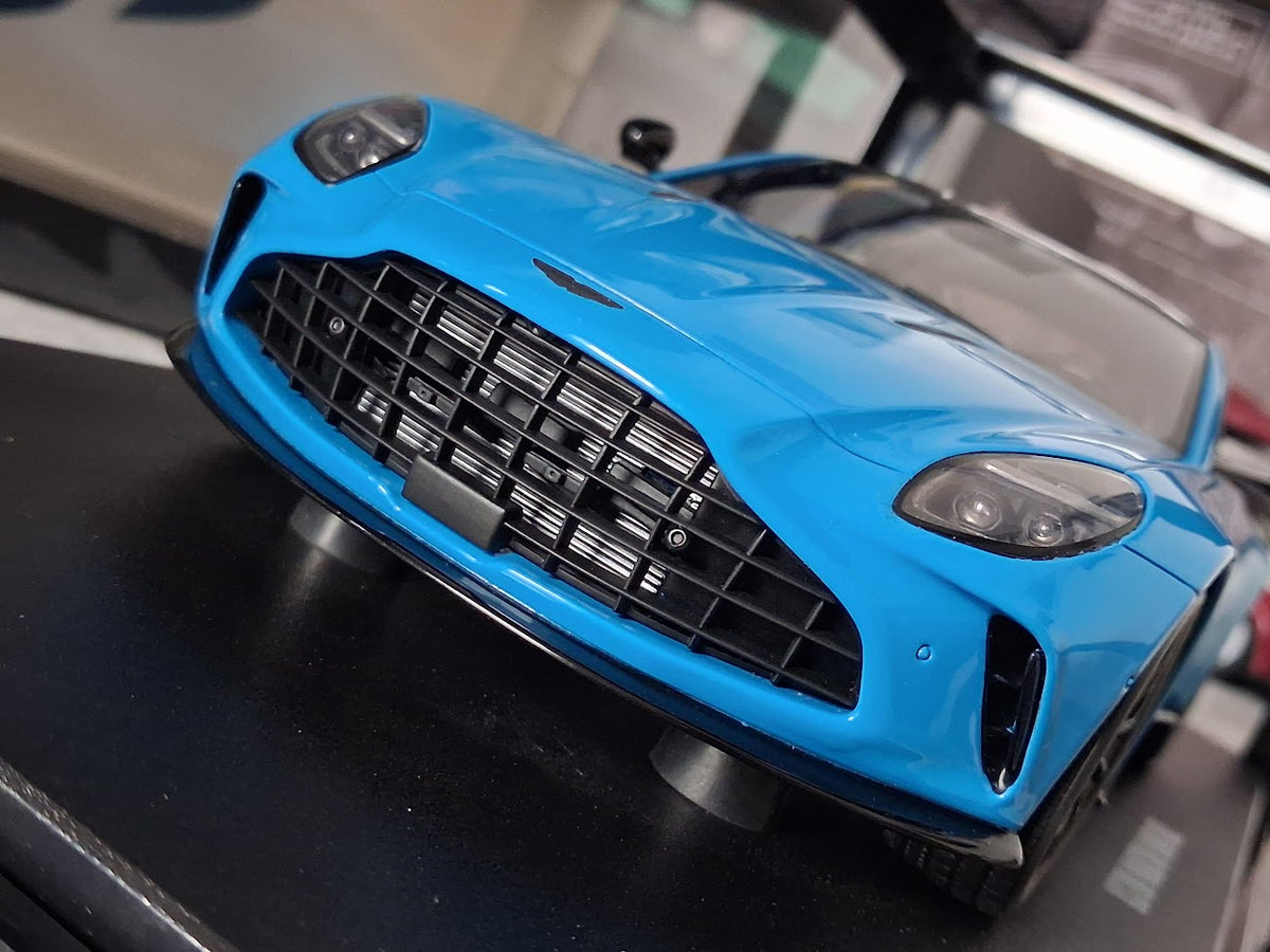 1:18 ASTON MARTIN VANTAGE ELWOOD BLUE 2024 GT1008