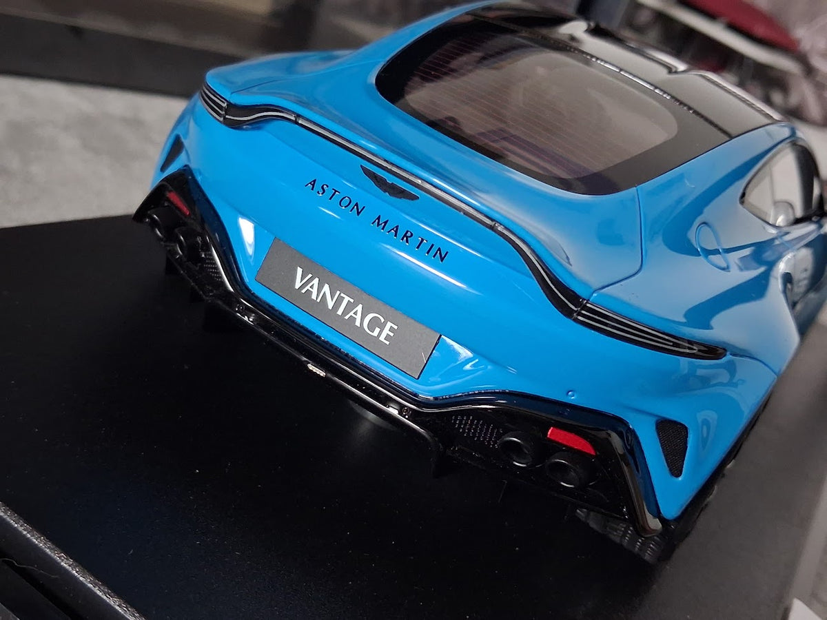 1:18 ASTON MARTIN VANTAGE ELWOOD BLUE 2024 GT1008