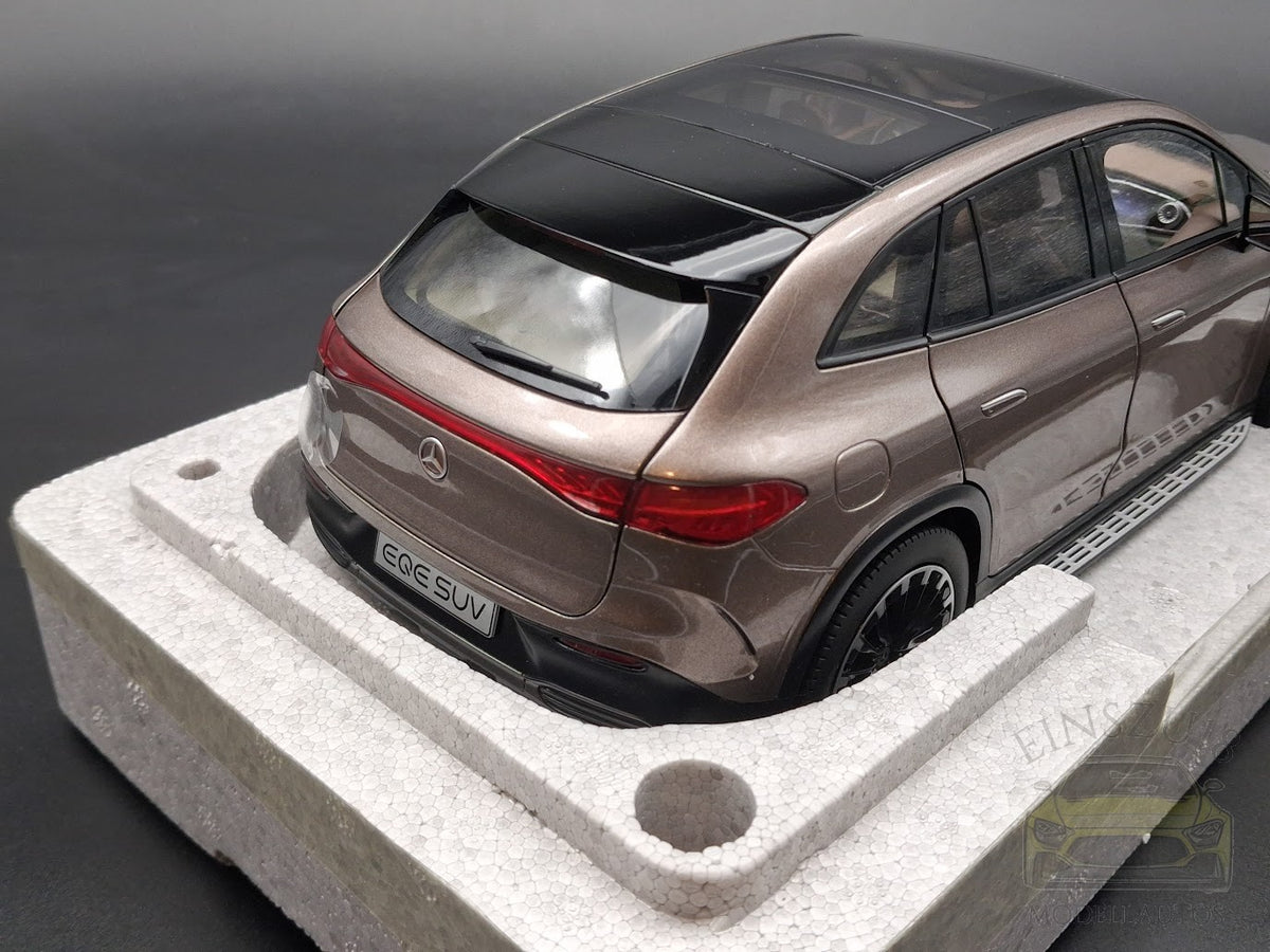 Mercedes-Benz EQE SUV AMG Line (X294) - Samtbraun Metallic / Velvet Brown