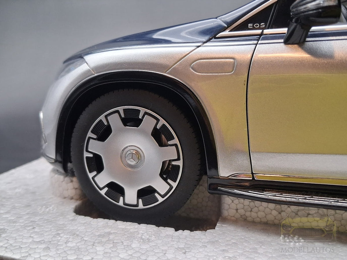 Mercedes-Maybach EQS 680 SUV (Z296) - Nautikblau/ Hightech-Silber