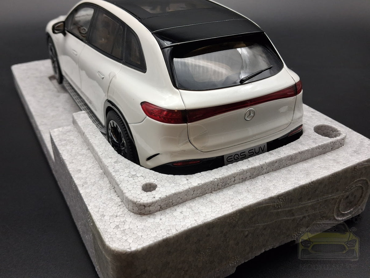 Mercedes-Benz EQS SUV AMG Line (X296)- Manufaktur Diamantweiss Bright