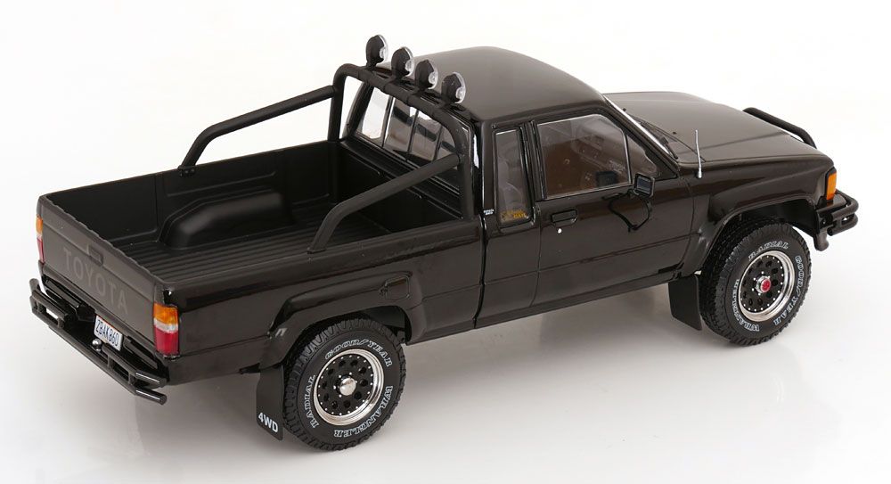 Toyota Truck Xtra Cab 4x4 (Hilux) - black - KKDC181565