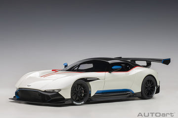 Aston Martin Vulcan 2015 Stratus White