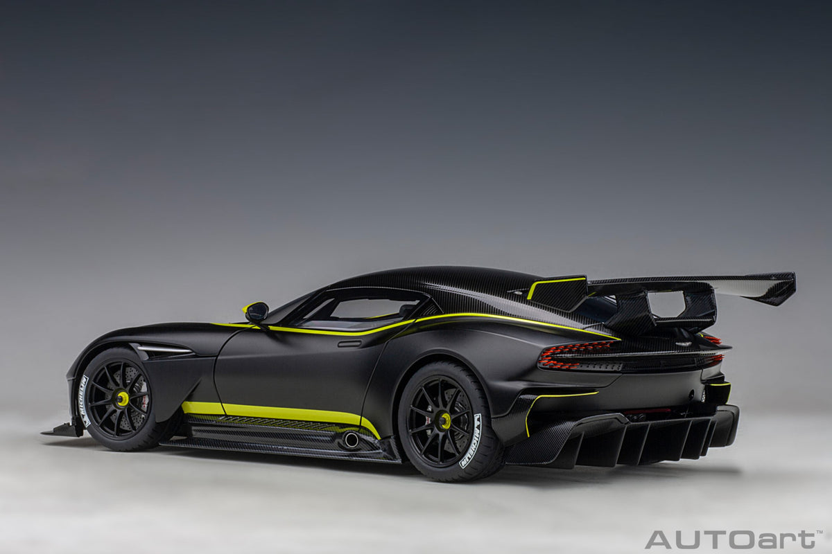 Aston Martin Vulcan 2015 Mattblack / Lime Green Stripes